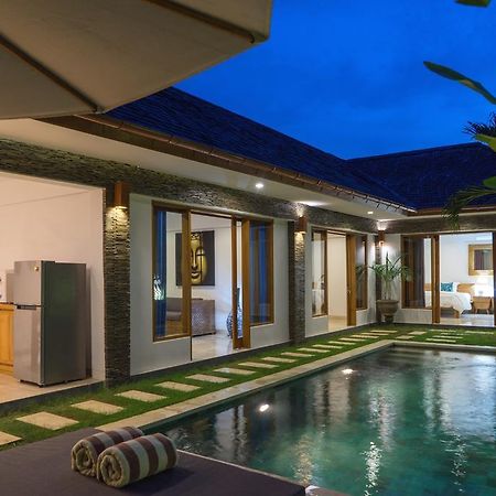 Two Lizards Beach Villas Sanur  Exterior photo